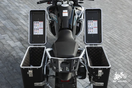 Zestaw Kufrów Bocznych Aluminiowych CFMOTO MT czarne