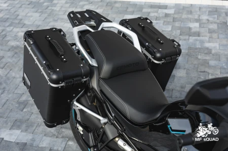 Zestaw Kufrów Bocznych Aluminiowych CFMOTO MT czarne