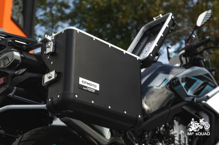 Zestaw Kufrów Bocznych Aluminiowych CFMOTO MT czarne