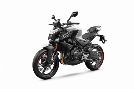 Motocykl CFMoto 450NK | Nebula White | Wyprzedaż rocznika