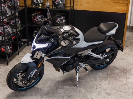 Motocykl CFMOTO 800 NK Advanced | Aerolite Grey