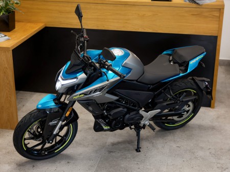 Motocykl CFMoto 125NK | Zephyr Blue | Wyprzedaż rocznika