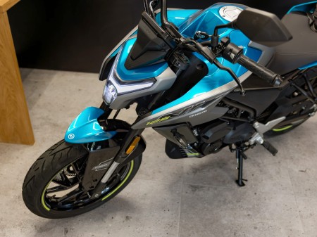 Motocykl CFMoto 125NK | Zephyr Blue | Wyprzedaż rocznika