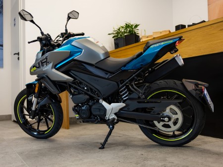 Motocykl CFMoto 125NK | Zephyr Blue | Wyprzedaż rocznika