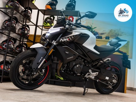 Motocykl CFMoto 450NK | Nebula White | Wyprzedaż rocznika
