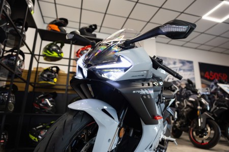 Motocykl CFMOTO 675 SR-R | Aerolite Grey