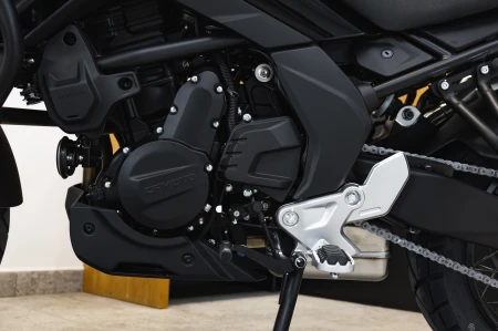 Motocykl CFMOTO 700MT | Nebula Black