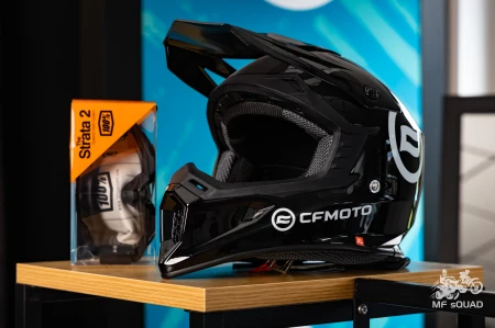 Kask CFMOTO Black + Okulary 100%